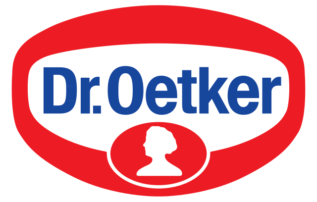 Dr. Oetker-Logo mit dem Markennamen in blauen Buchstaben auf weißem ovalen Hintergrund mit rotem Rand und der weißen Silhouette eines Menschenkopfes in einem roten Oval am unteren Rand.