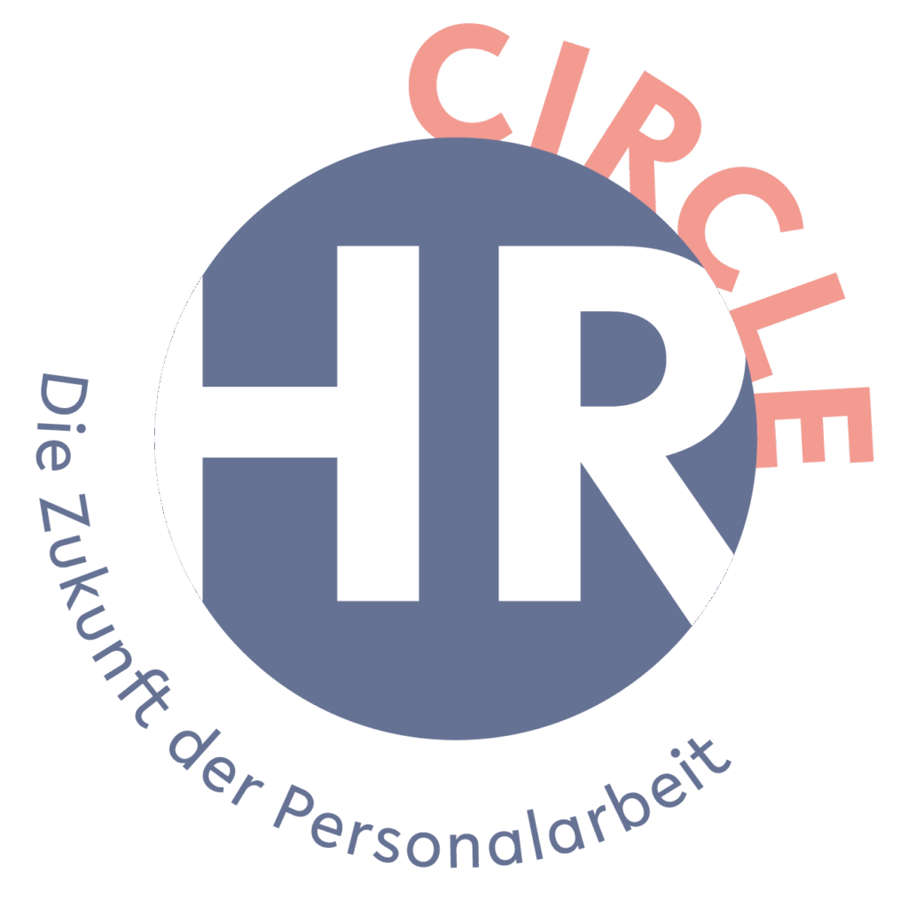Ein blauer Kreis mit großen weißen Buchstaben HR im Inneren. Oben rechts ist das Wort CIRCLE in rosa und unten links Die Zukunft der Personalarbeit in grau eingekreist.